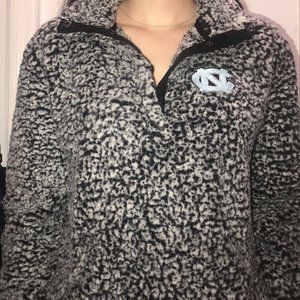 UNC Fuzzy Sweatshirt Hoodie w Pocket in the Front